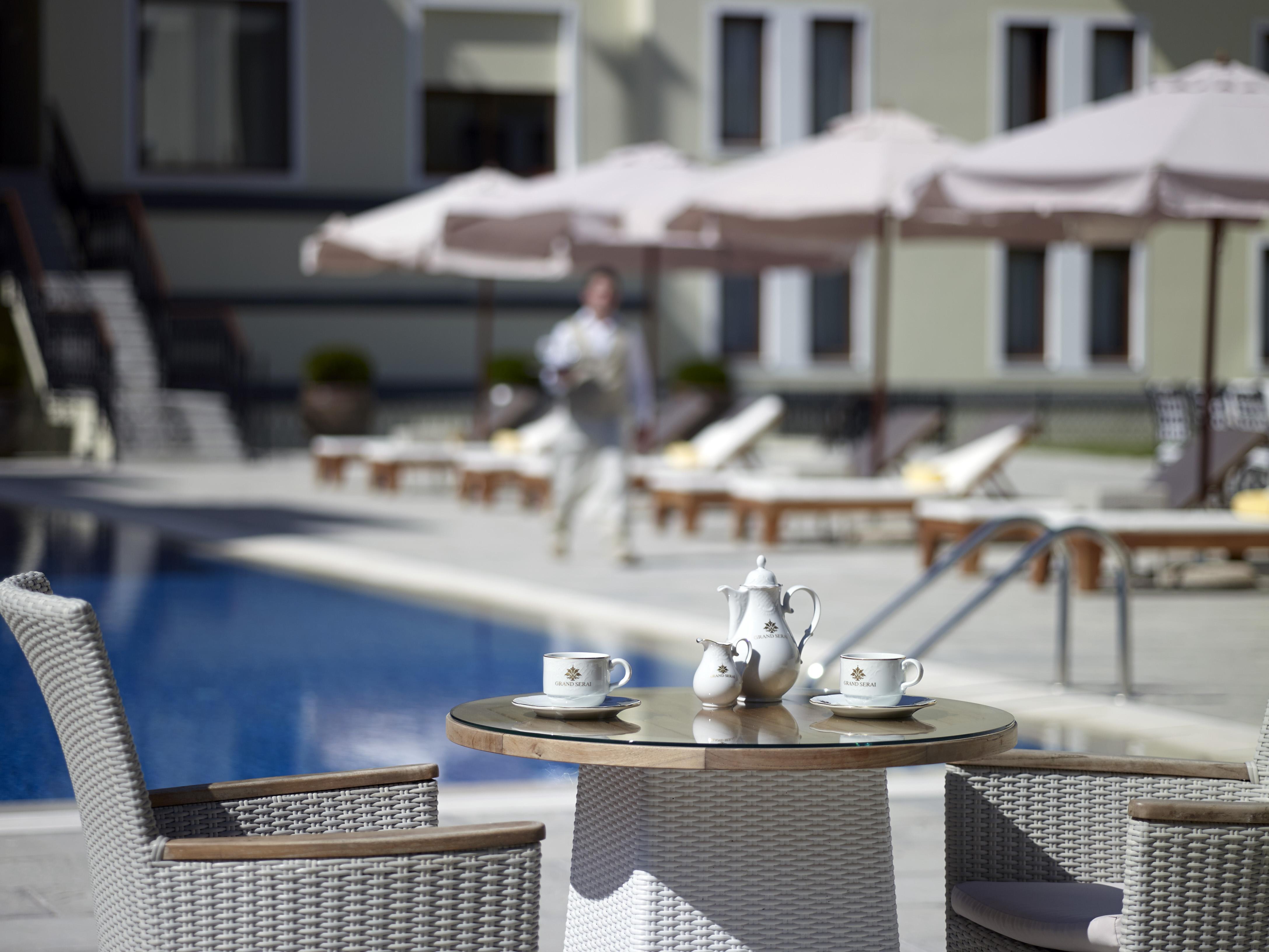 Grand Serai Congress And Spa Ioannina Exterior foto The swimming pool at the hotel